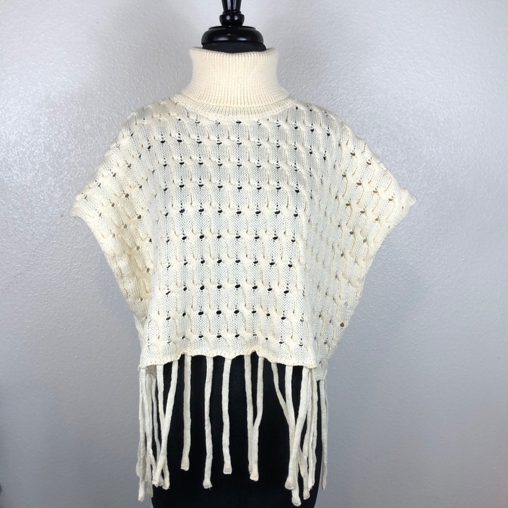 NEW Davi & Dani Cable Knit Fringe Hem Sweater Vest Size Small Cream Turtleneck